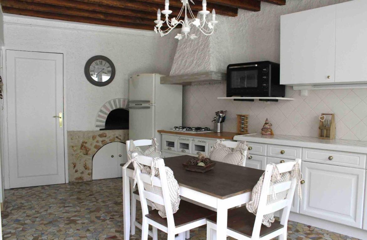 Chambres A La Maison Hermitage Aincourt Экстерьер фото