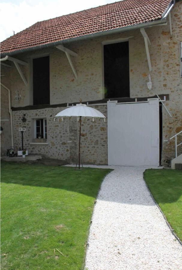 Chambres A La Maison Hermitage Aincourt Экстерьер фото